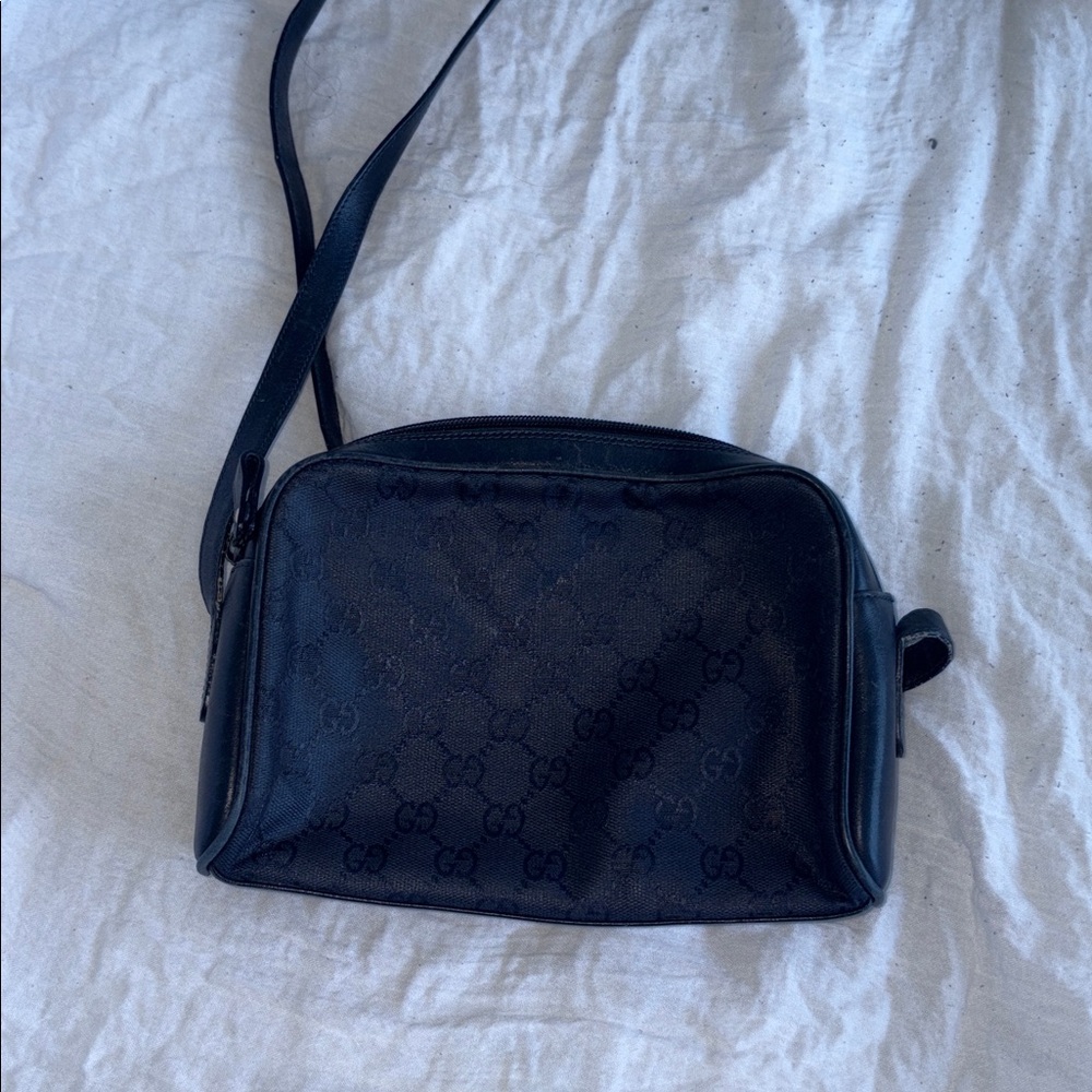 Authentic Vintage Gucci Crossbody - Picture 2 of 3